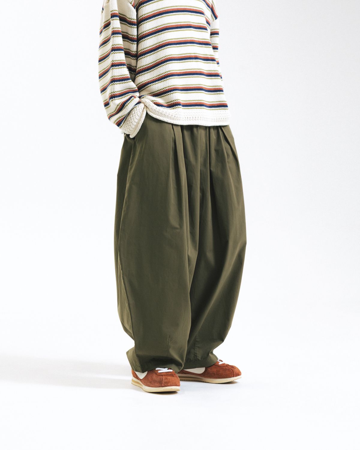 앵글런(ANGLAN) Essential Easy Balloon Pants - Khaki