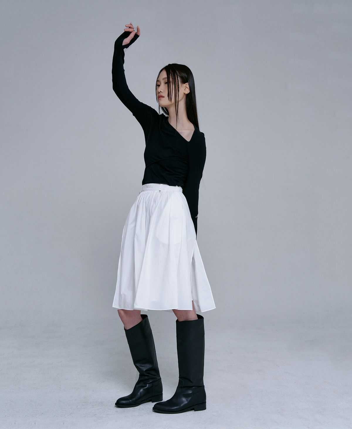 진주유즈(JINJUSE) SLIT MIDI SKIRT [WHITE]