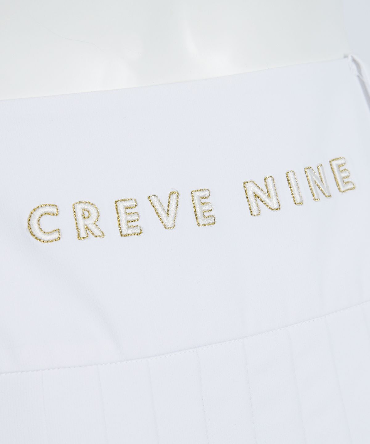 크리브나인(CREVE9) 옆트임 스윙플리츠 스커트WH