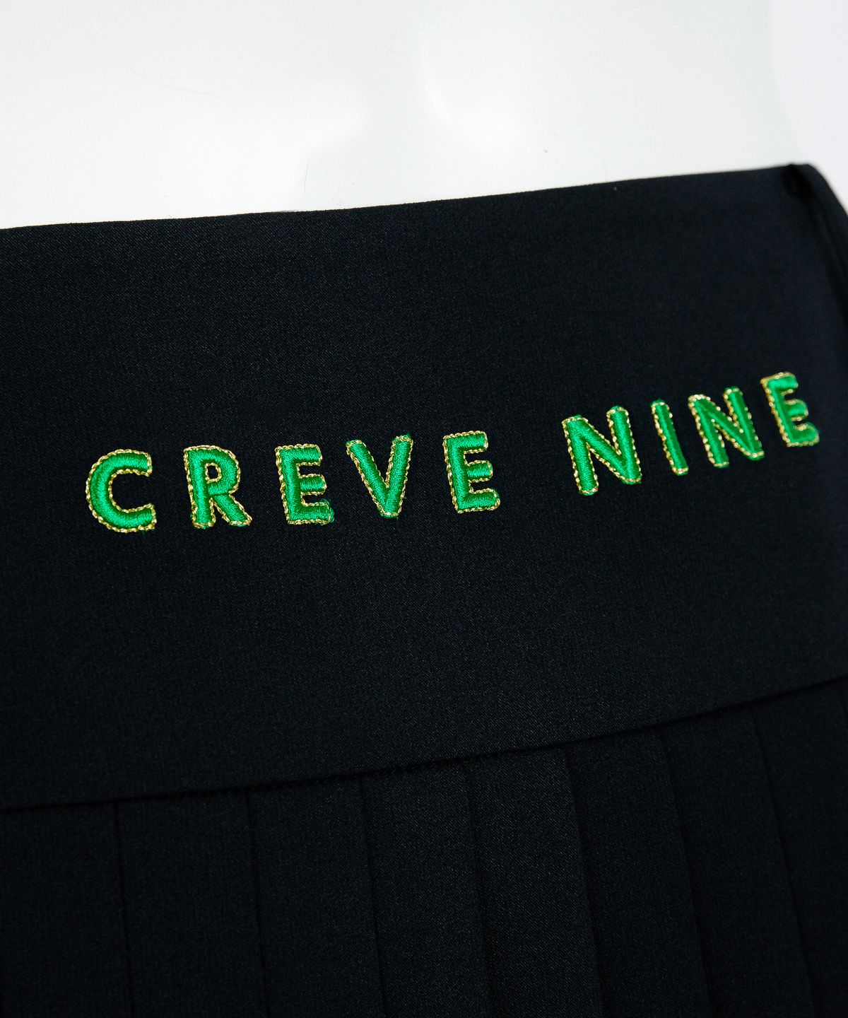 크리브나인(CREVE9) 옆트임 스윙플리츠 스커트BK