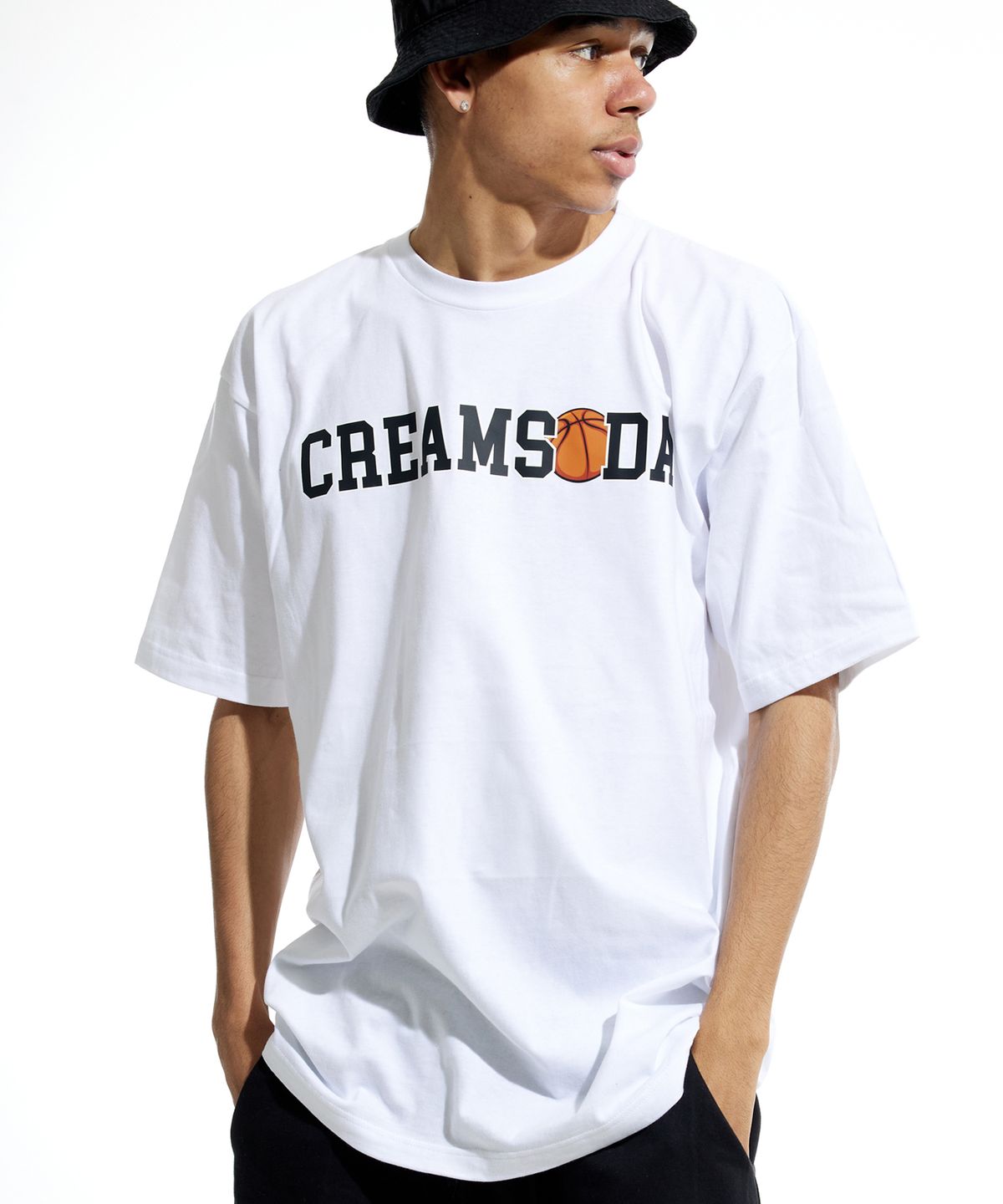 크림소다랩(CREAM SODA LAB) 씨알 볼러 반팔티 화이트 블랙