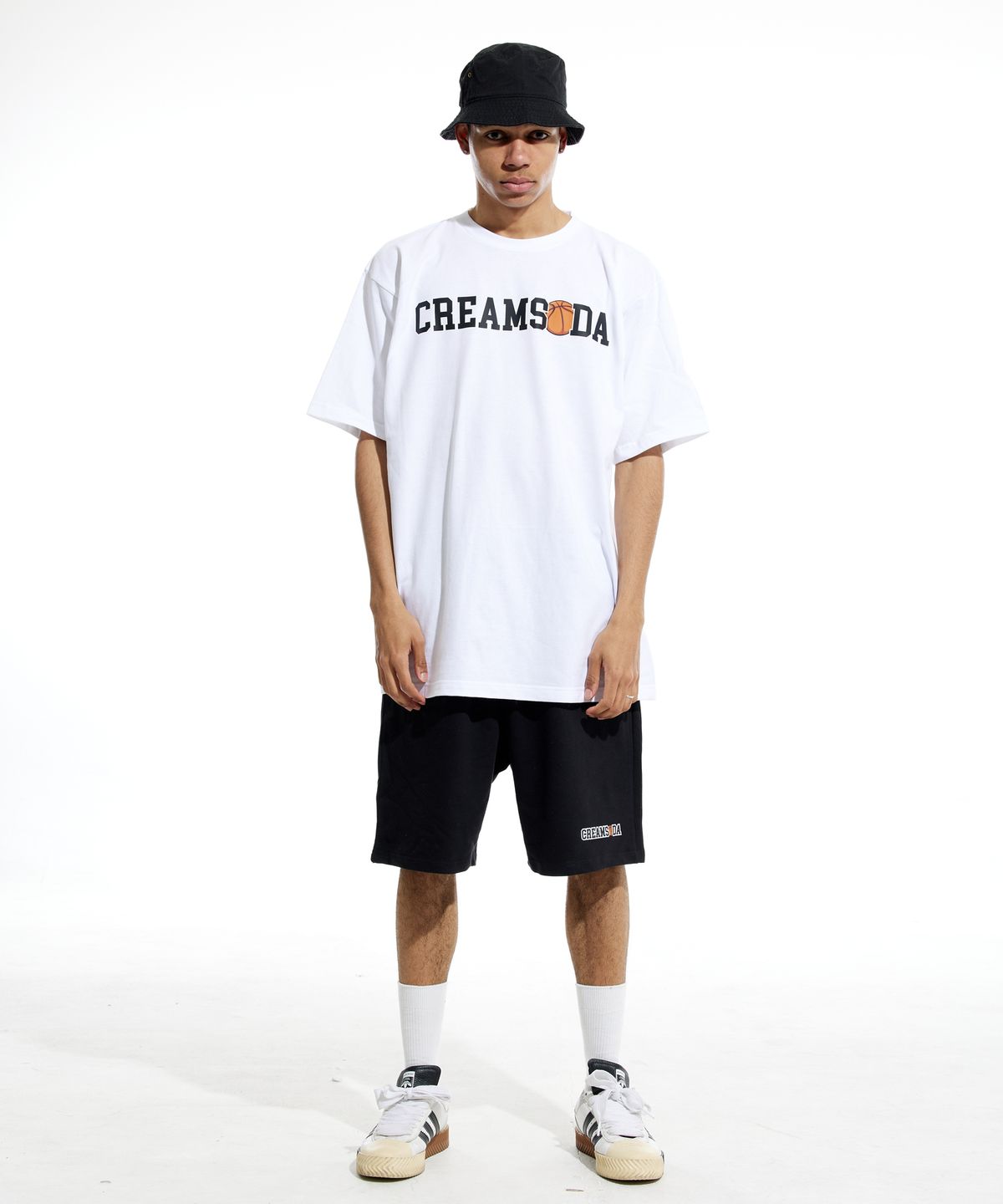 크림소다랩(CREAM SODA LAB) 씨알 볼러 반팔티 화이트 블랙
