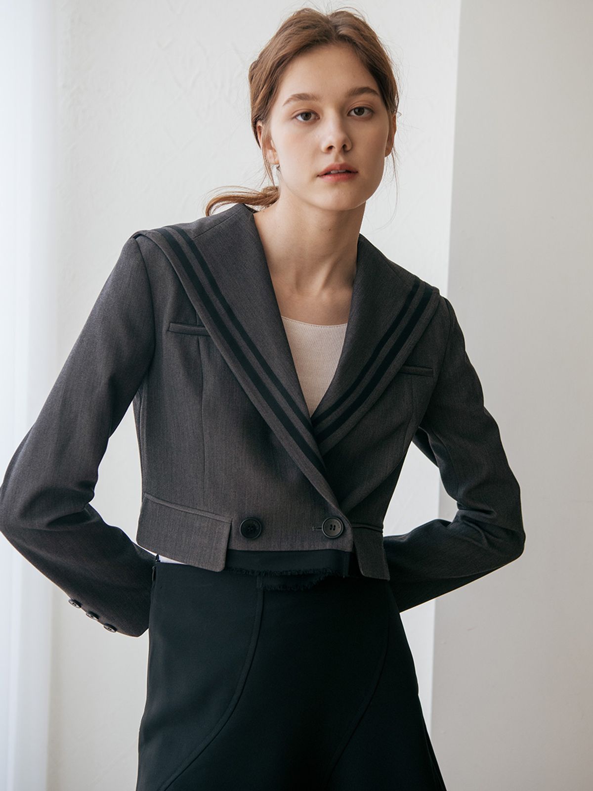 웬스데이딜라잇(WEDNESDAY DELIGHT) WED_Navy collar cropped jacket