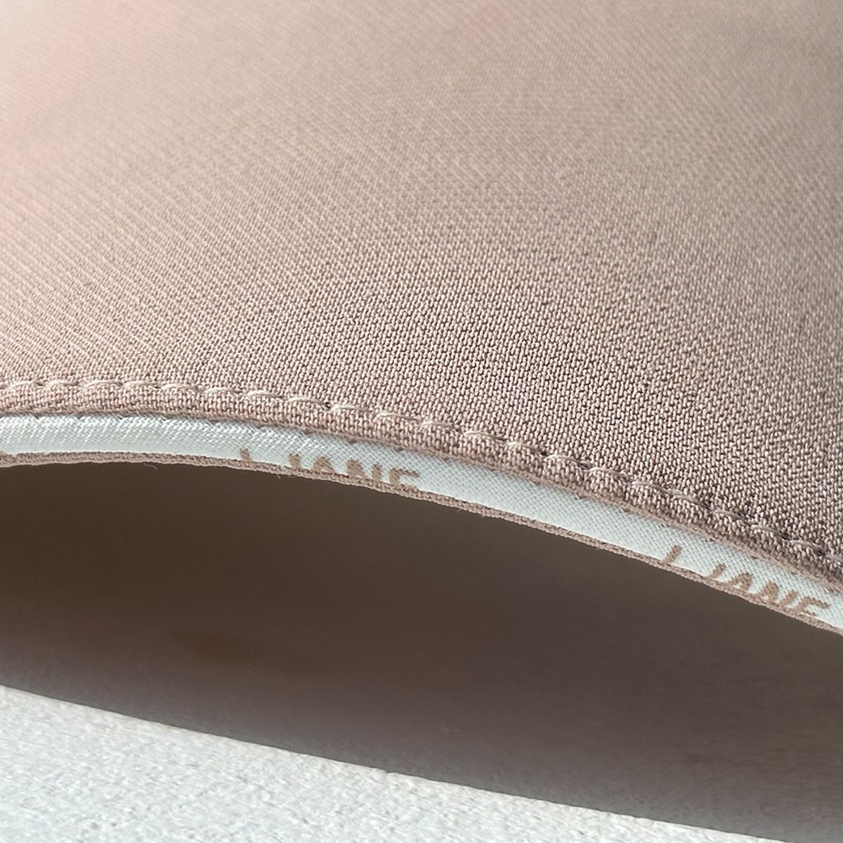 제이제인(J.JANE) 로고 라인 컬러 선캡 (Beige)
