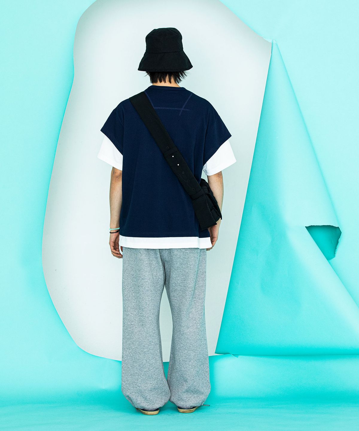 베스띠또(VESTITO) 레이어드 네이비 티셔츠