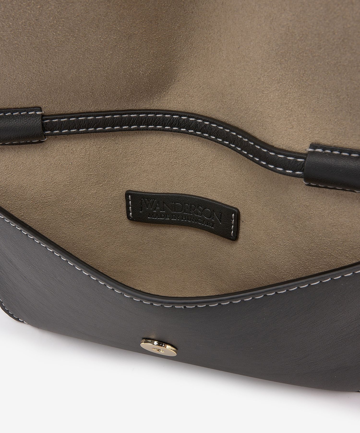 ★J W ANDERSON★ Chain Cross Bag Black AC0230LA0088999 AC023 MUSINSA | J.W.ANDERSON Chain Crossbag - Black / AC0230LA0088999