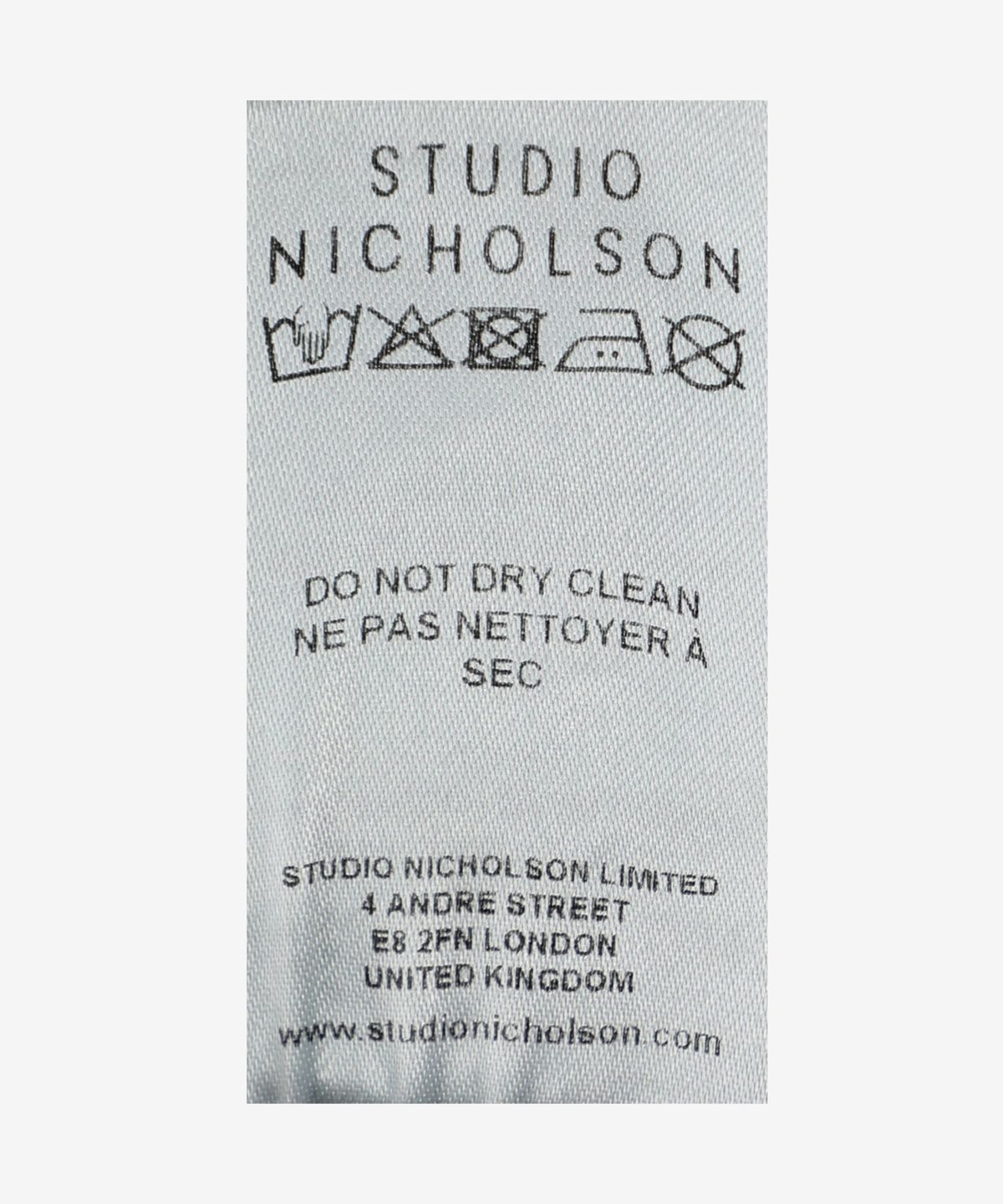 스튜디오니콜슨(STUDIO NICHOLSON) 이자르 소프트 워시 데님 셔츠 - 인디고 / IZARSNM987INDIGOWASH