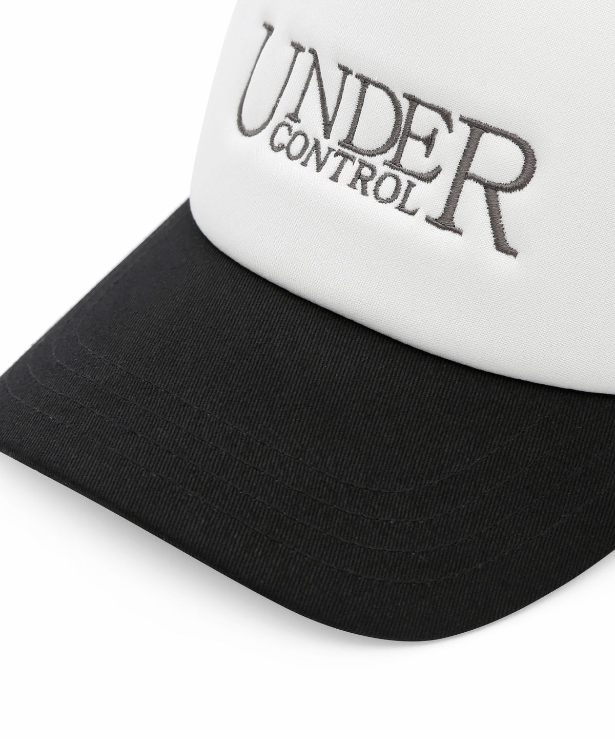 언더컨트롤(UNDERCONTROL) 여름 메쉬 햇빛 차단 로고 배색 볼캡 남녀공용 야구모자 SIGNATURE / MESH TRUCKER B B / BLACK