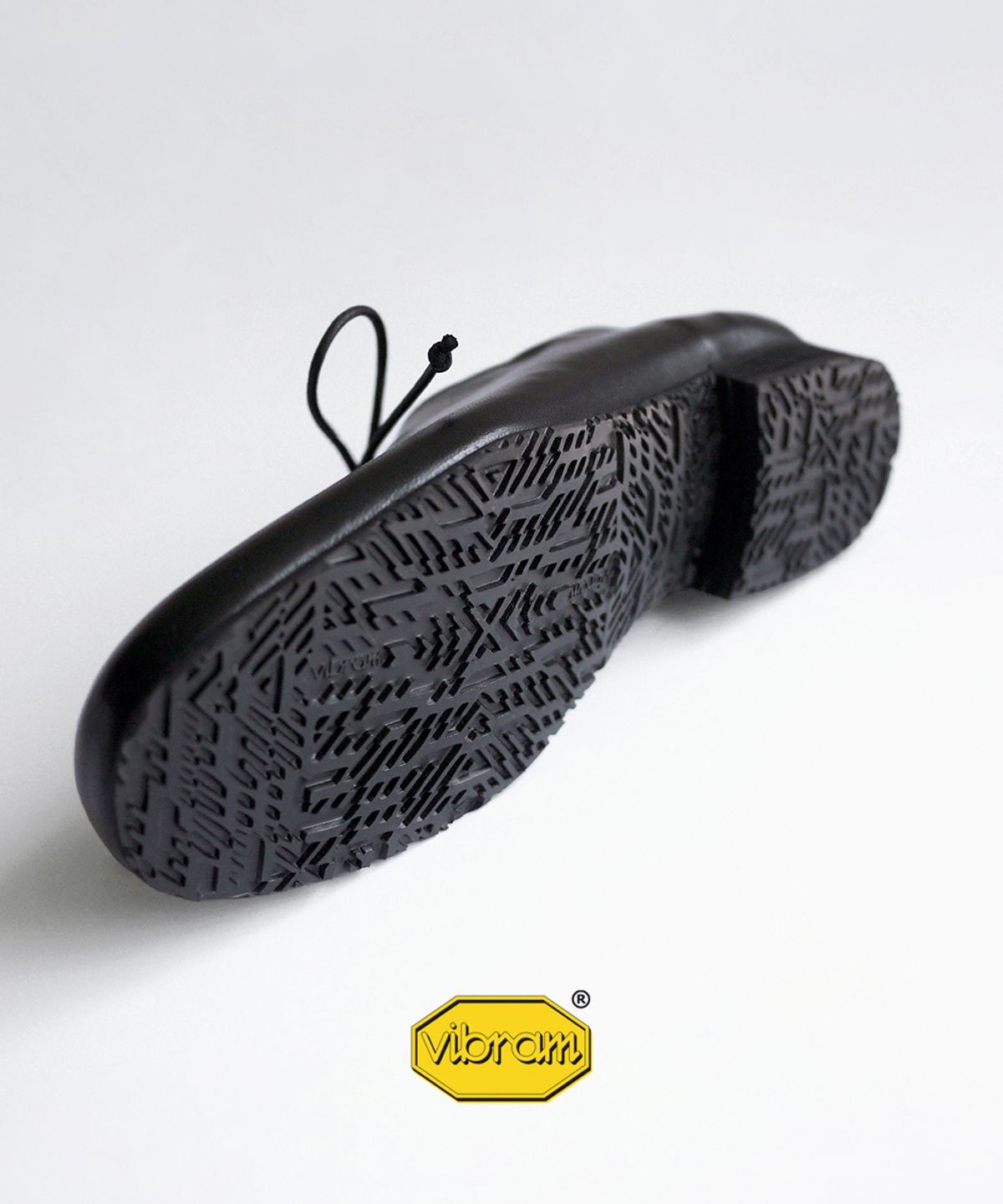 흰(HEENN) Folded Derby Shoes . Black