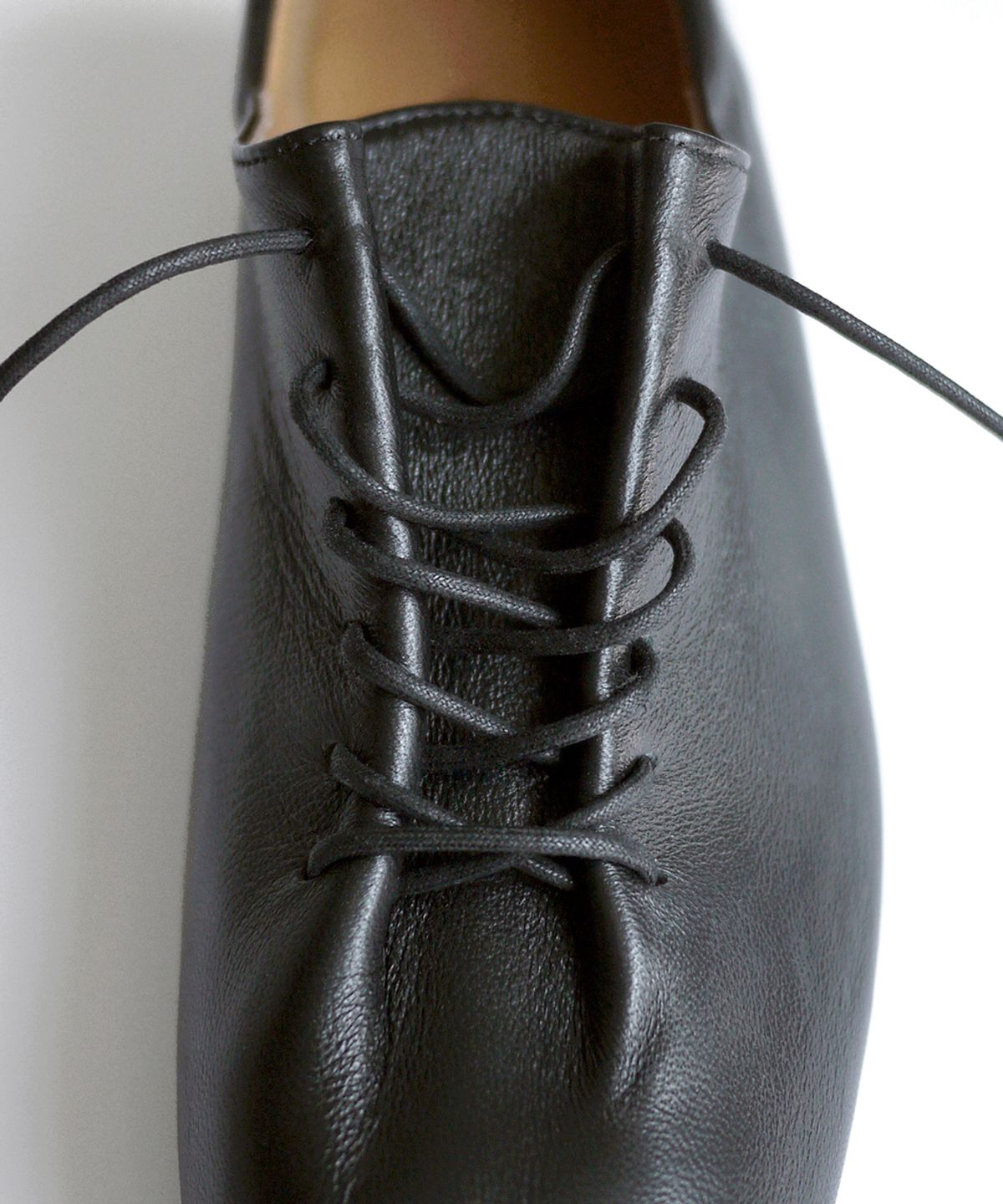 흰(HEENN) Folded Derby Shoes . Black