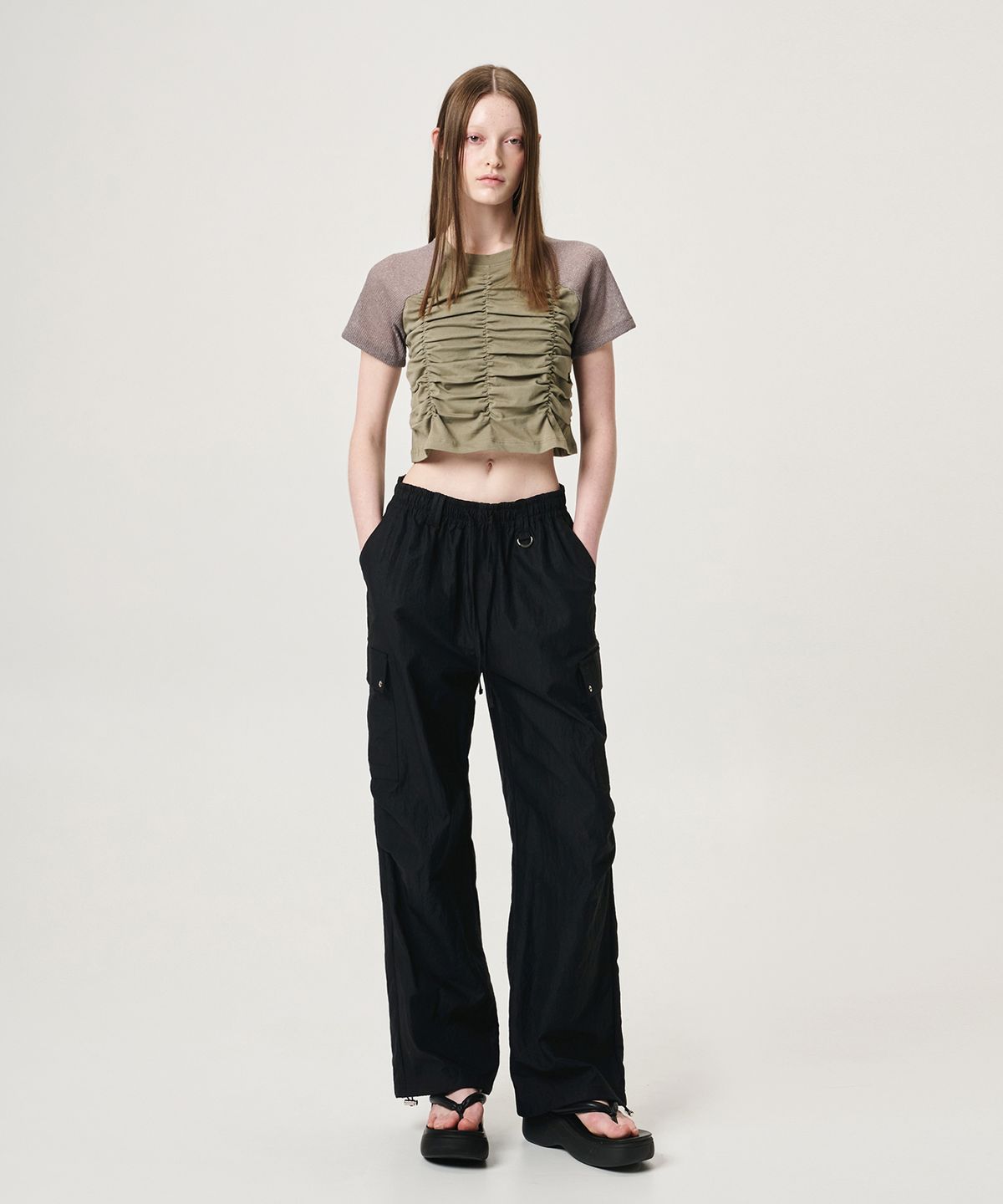 에트몽(ETMON) Eyelet Pocket 2-Way Cargo Pants, Black