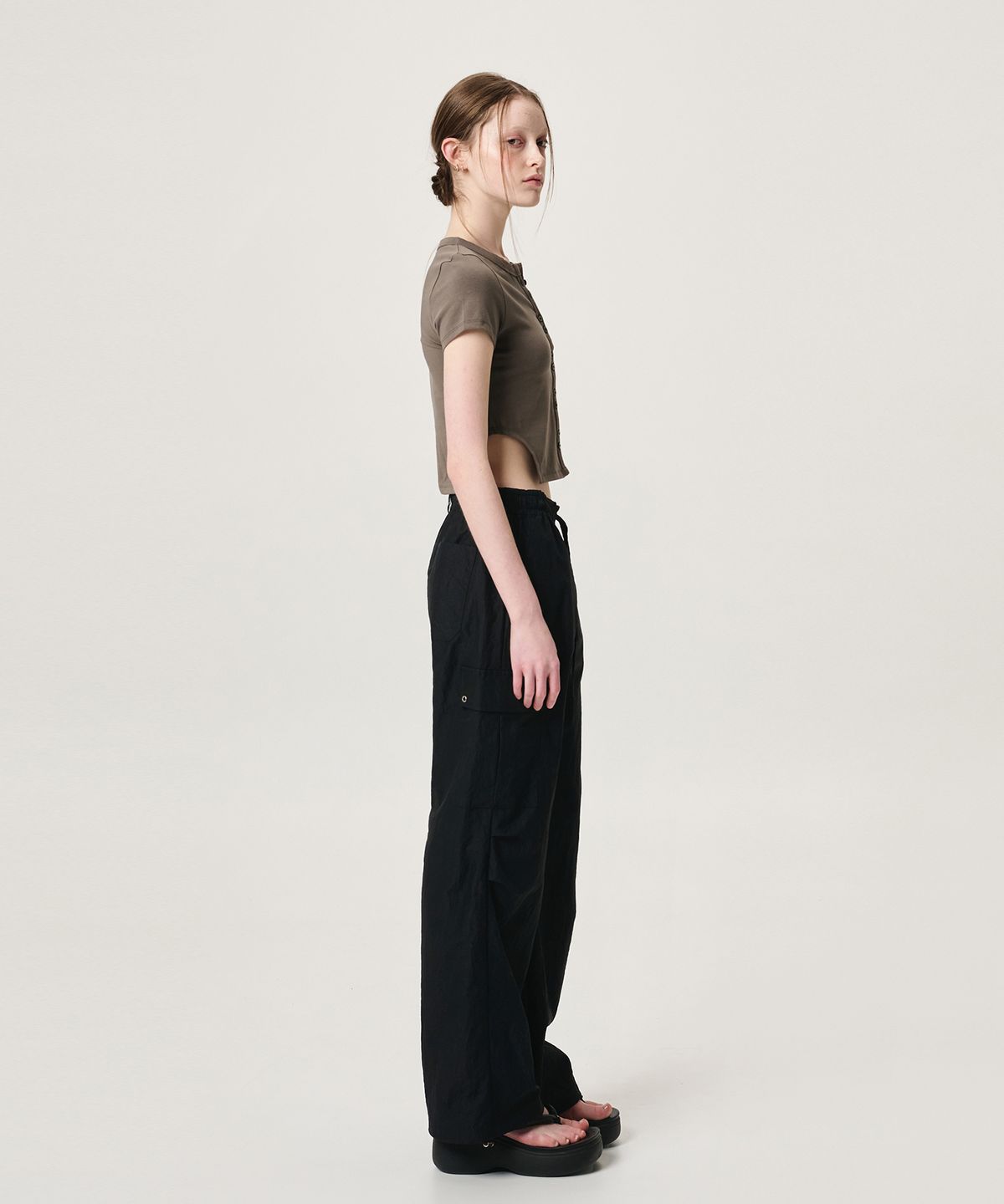 에트몽(ETMON) Eyelet Pocket 2-Way Cargo Pants, Black