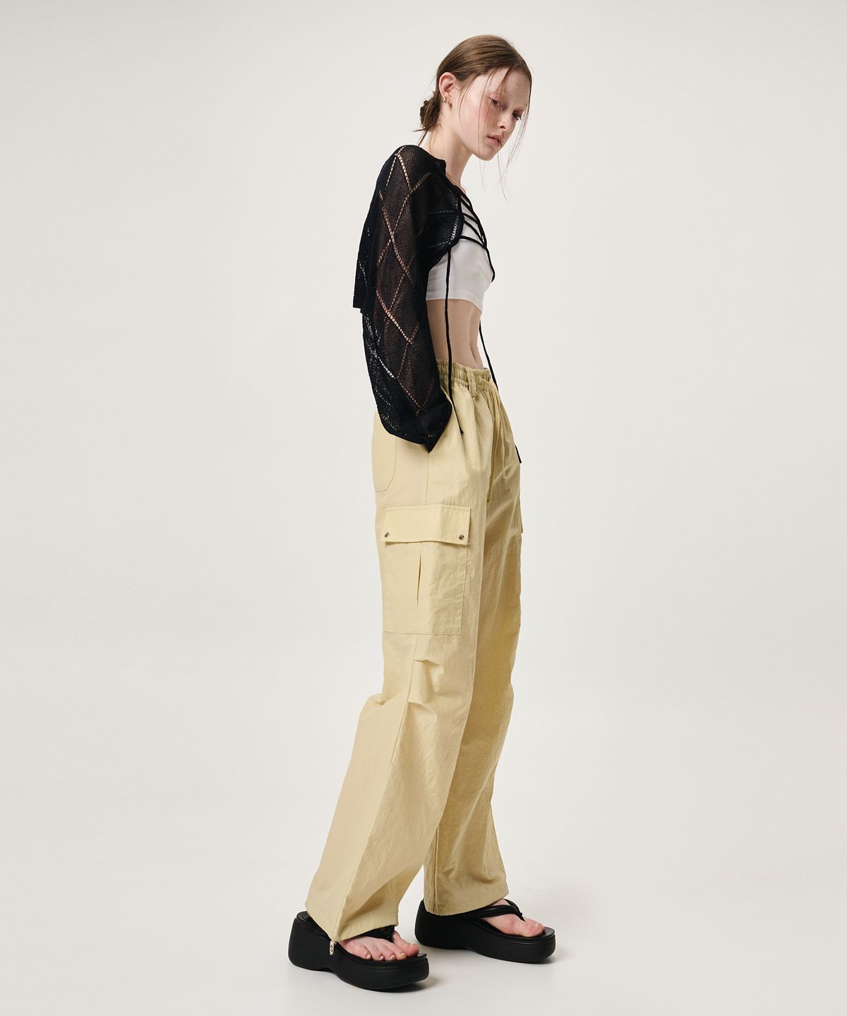 에트몽(ETMON) Eyelet Pocket 2-Way Cargo Pants, Yellow Beige