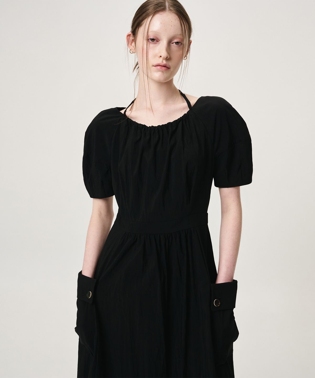 에트몽(ETMON) Neck String Pocket Dress, Black