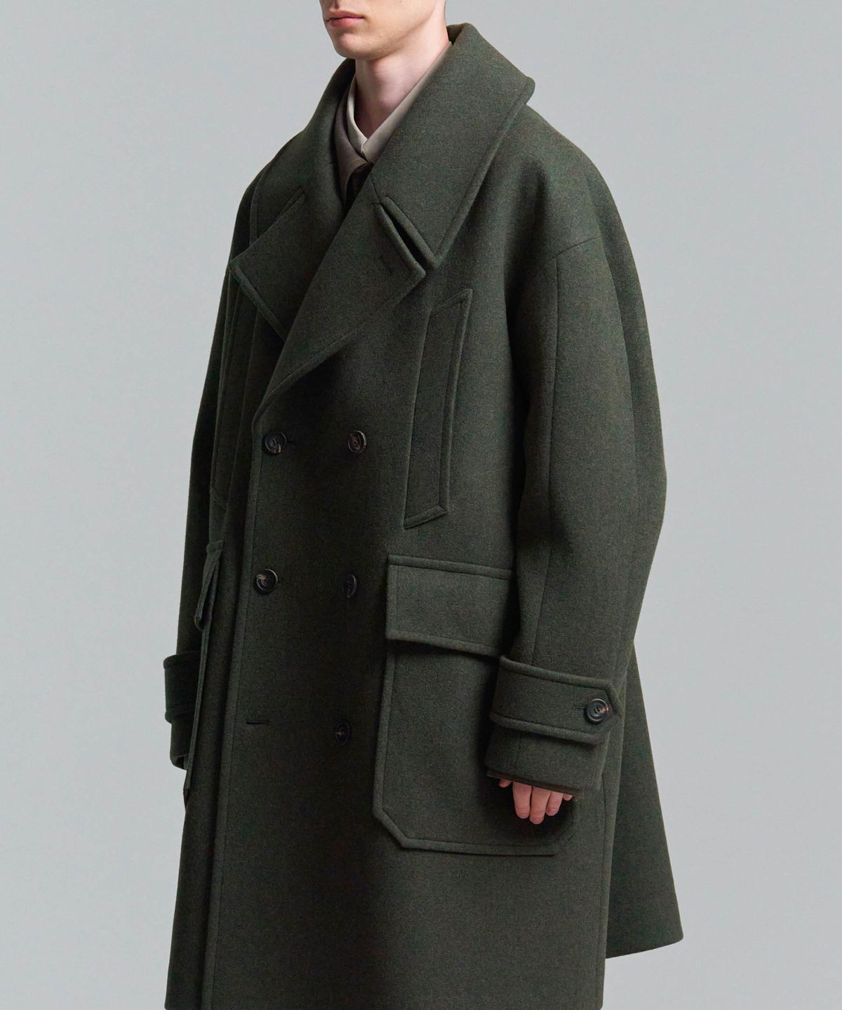 우석(WOOSUK) Oversized Double Coat (Moss Green)