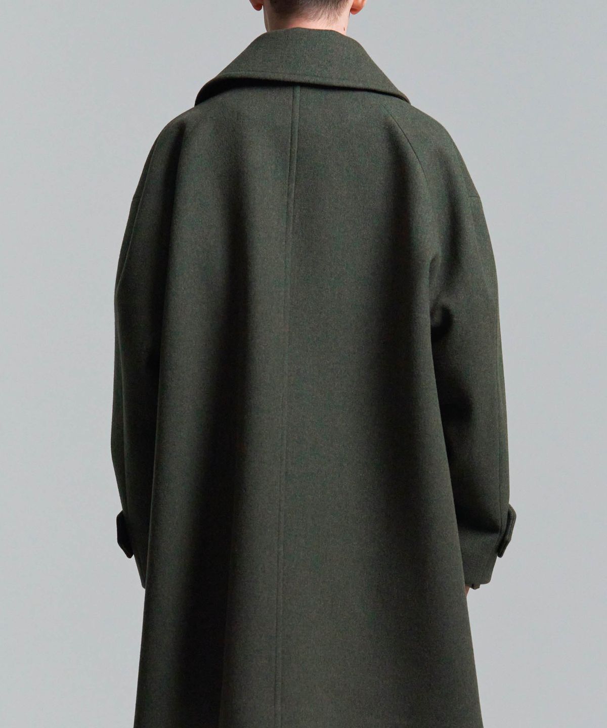 우석(WOOSUK) Oversized Double Coat (Moss Green)