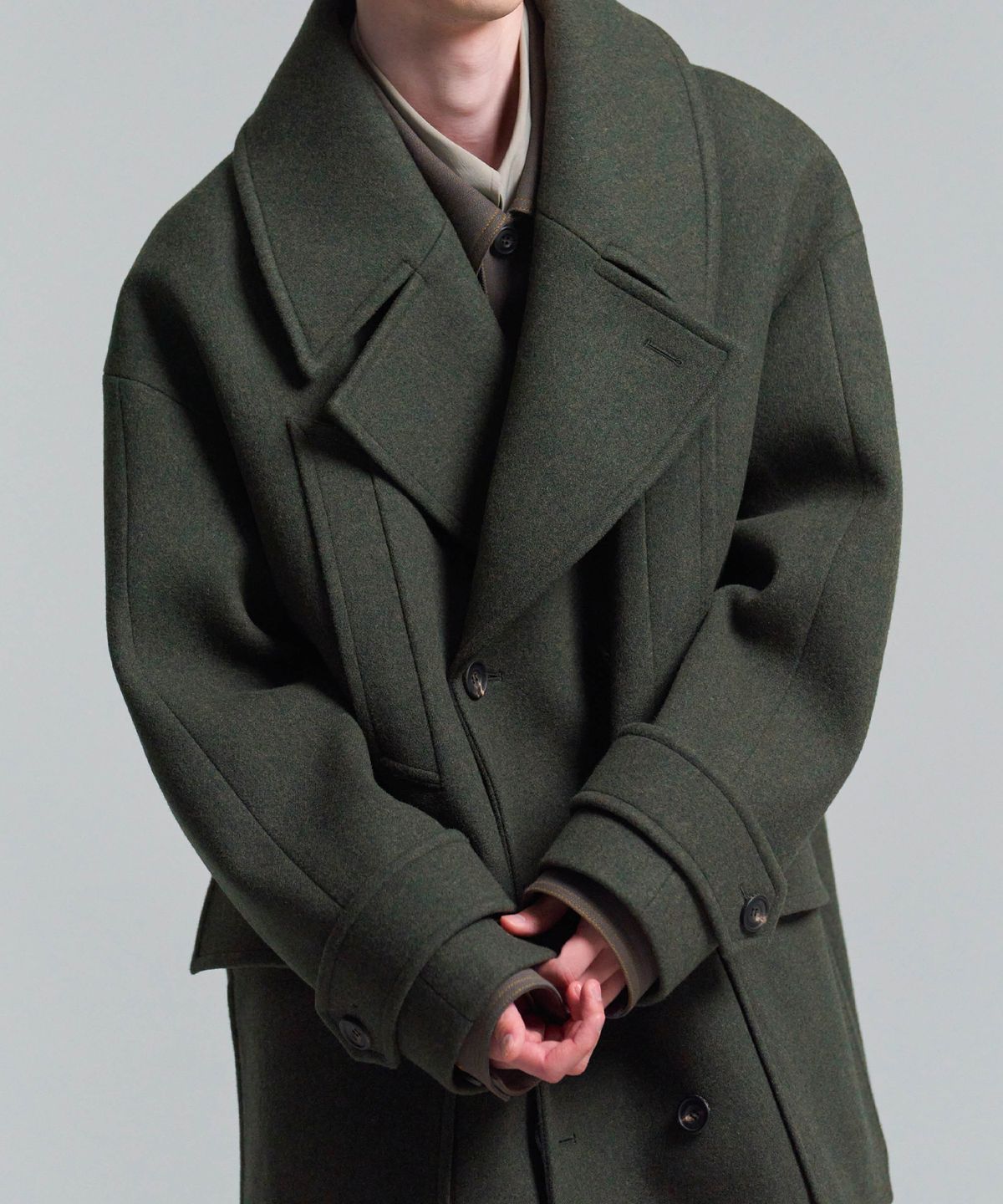 우석(WOOSUK) Oversized Double Coat (Moss Green)