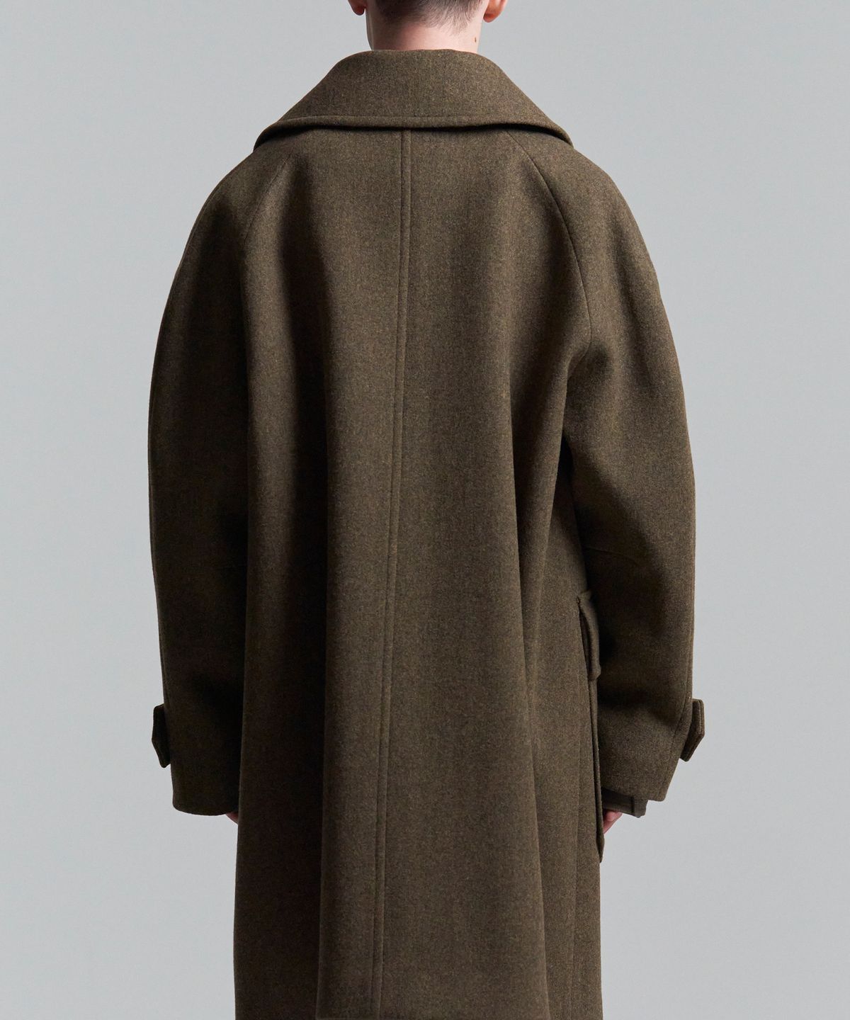 우석(WOOSUK) Oversized Double Coat (Dark Olive)