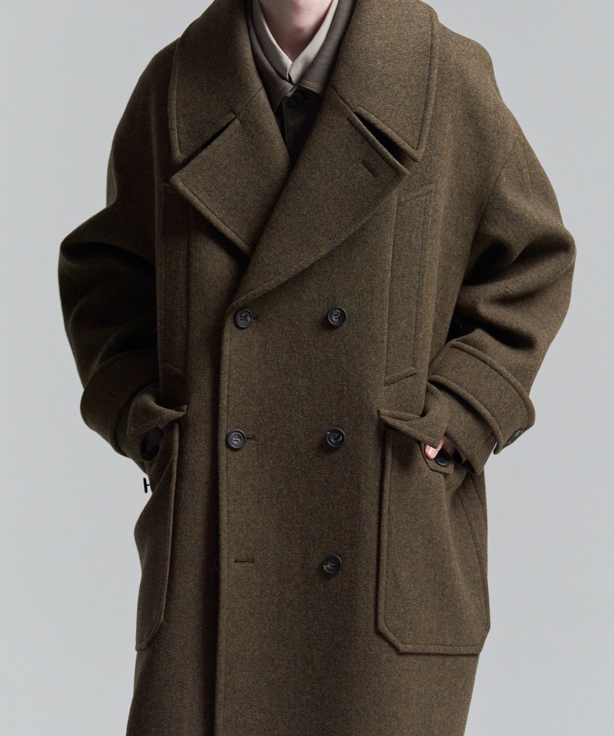 우석(WOOSUK) Oversized Double Coat (Dark Olive)
