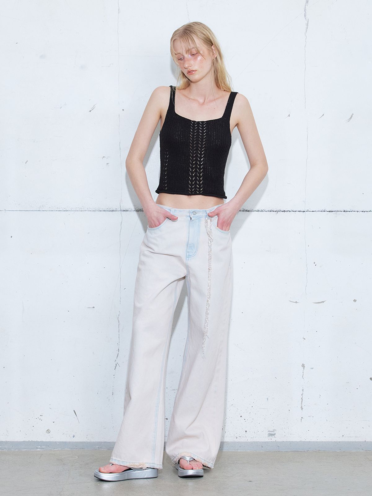 에트몽(ETMON) Ribbed Sleeveless Knit Top, Black