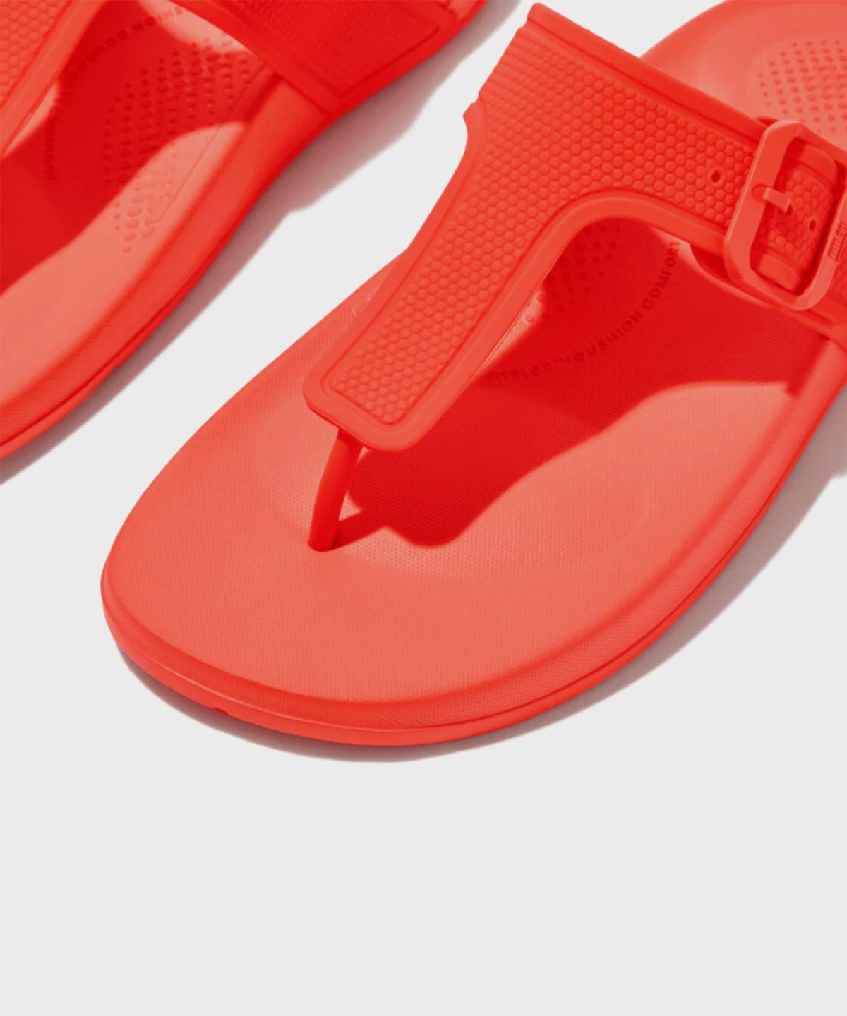 핏플랍(FITFLOP) 아이쿠션 버클 쪼리 Neon Orange