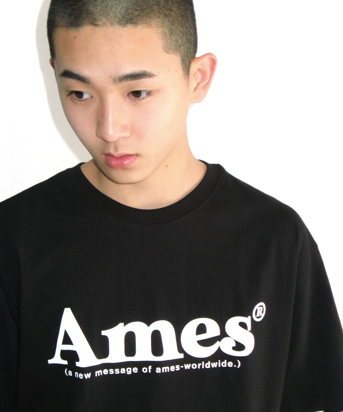 아메스 월드와이드(AMES-WORLDWIDE) (unisex) BASIC LOGO TEE BLACK