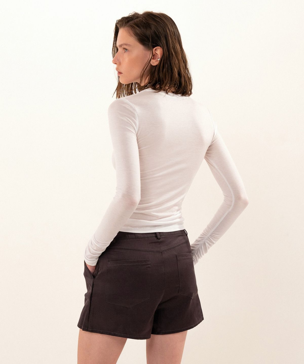 레트흐드레뚜왈(LETTRE DE LE TOILE) Fiesta silky skort (charcoal)