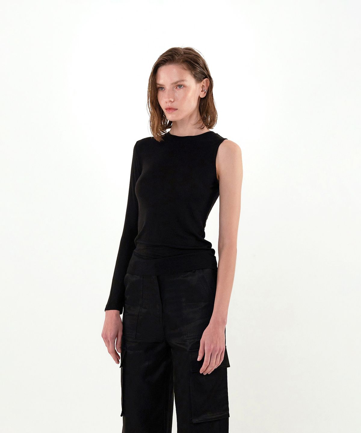 레트흐드레뚜왈(LETTRE DE LE TOILE) Muse asymmetric t-shirt (black)