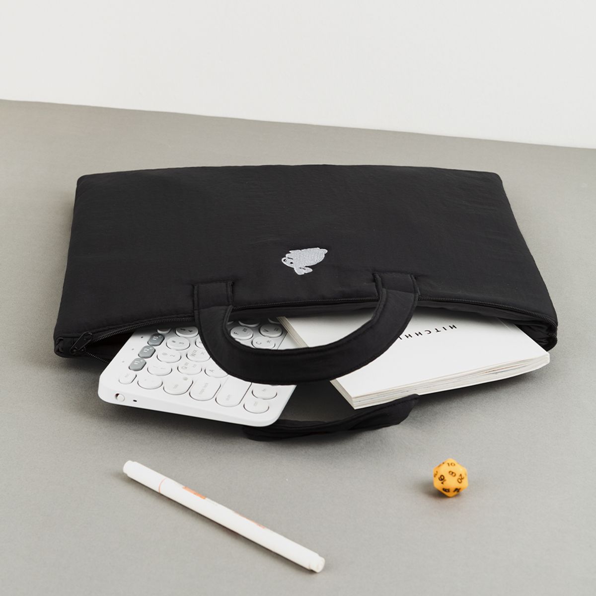 올뉴프레임(ALL NEW FRAME) Airy Laptop Bag - 해피블랙래빗 (13/15인치)