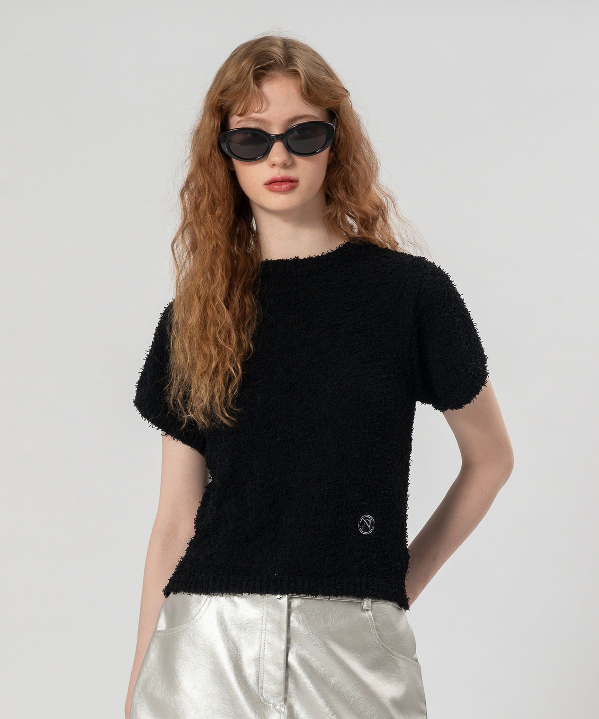 언유주얼 노말(UNUSUALNORMAL) SYMBOL KNIT TOP_BLACK