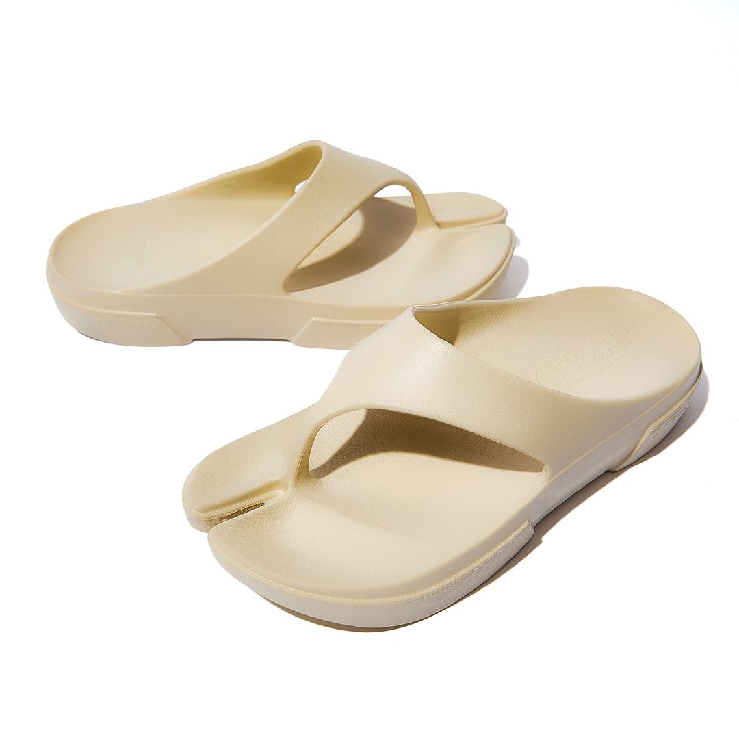 MUSINSA | PAES Flip Flops [Cream]