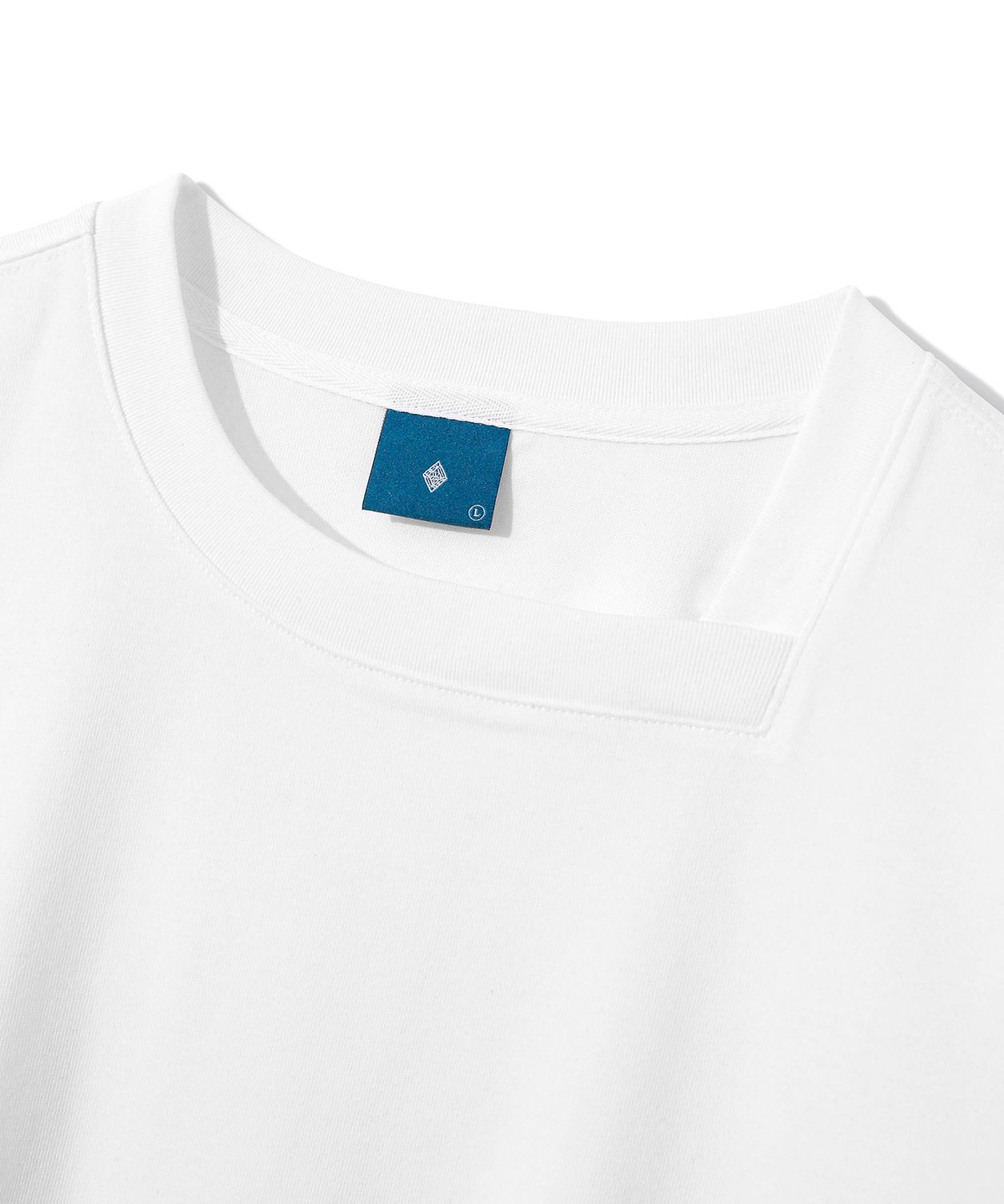 다이아몬드 레이라(DIAMOND LAYLA) Curved Neck Logo Short Sleeve T-shirt T75 White