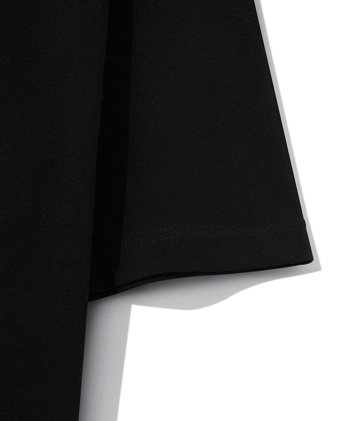 다이아몬드 레이라(DIAMOND LAYLA) Curved Neck Logo Short Sleeve T-shirt T75 Black