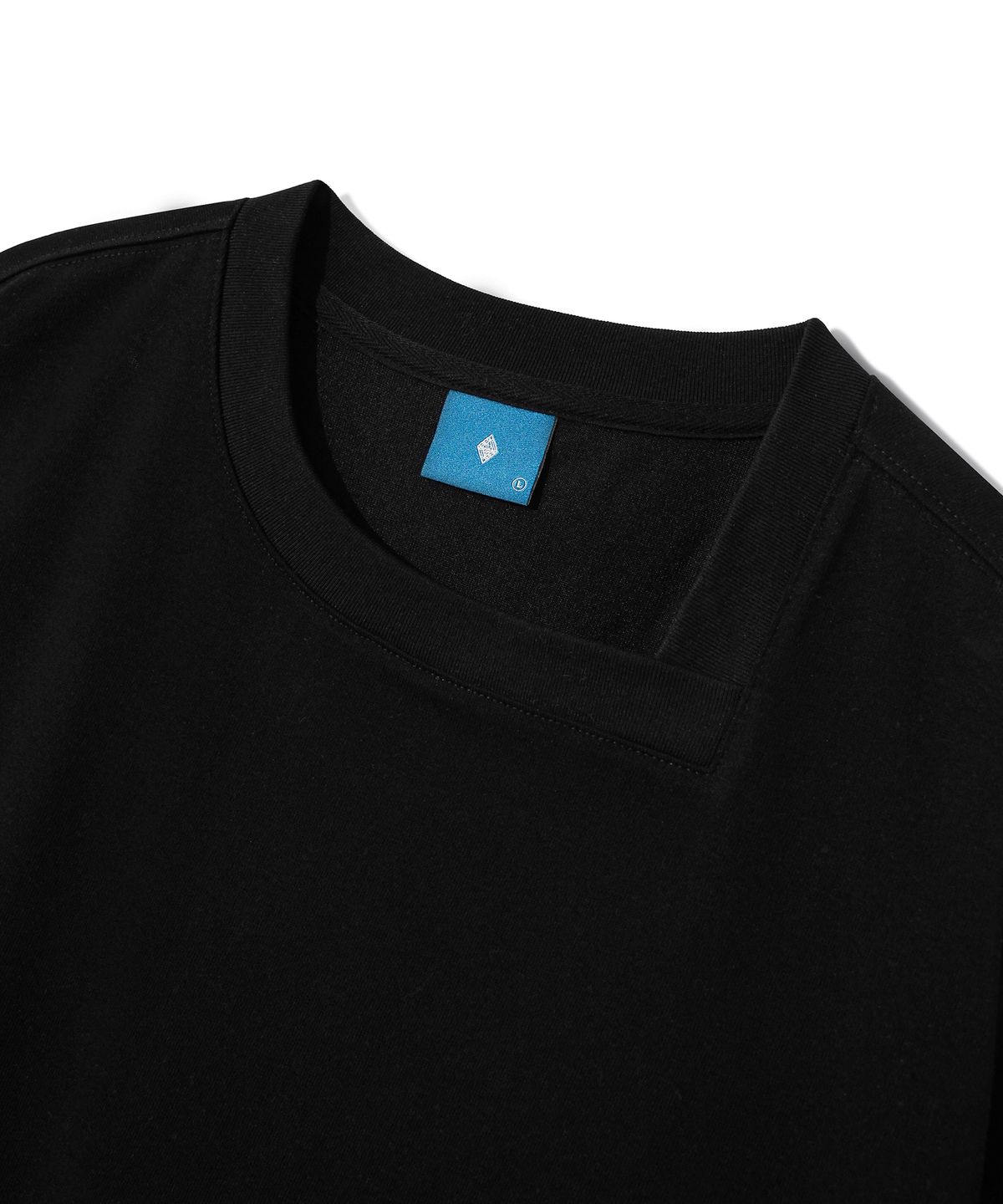 다이아몬드 레이라(DIAMOND LAYLA) Curved Neck Logo Short Sleeve T-shirt T75 Black