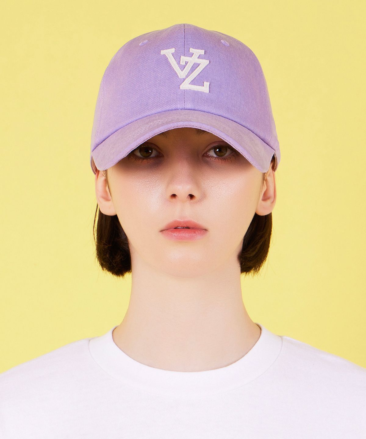 바잘(VARZAR) 모노그램 아플리케 오버핏 워싱 볼캡 바이올렛