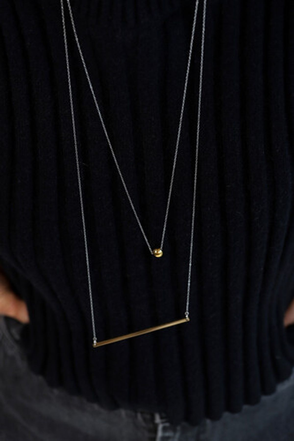 모드곤(MODGONE) 8mm 골드톤 볼 롱 목걸이8mm Goldtone Ball Long Necklace