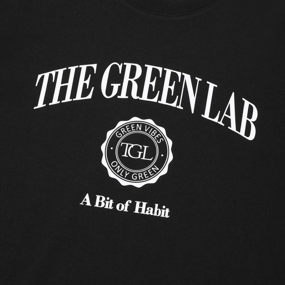 더그린랩(THE GREEN LAB) 바시티 그래픽 반팔티셔츠 [블랙]