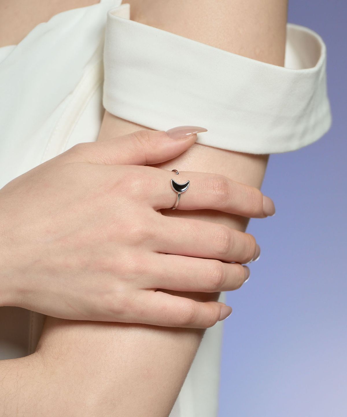 하와(HAWHA) Black Half Moon Ring