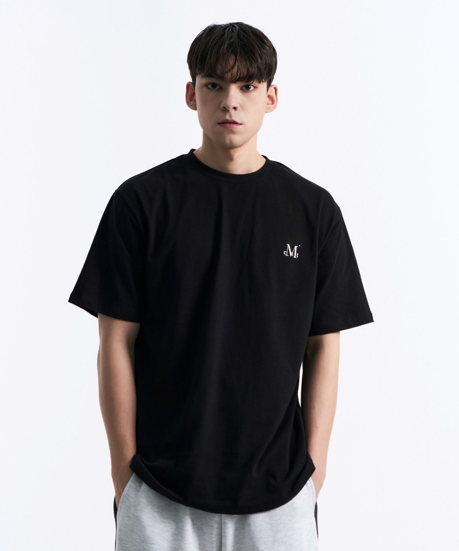 MUSINSA | MUCENT Signature Back Round Round Round Logo Loose