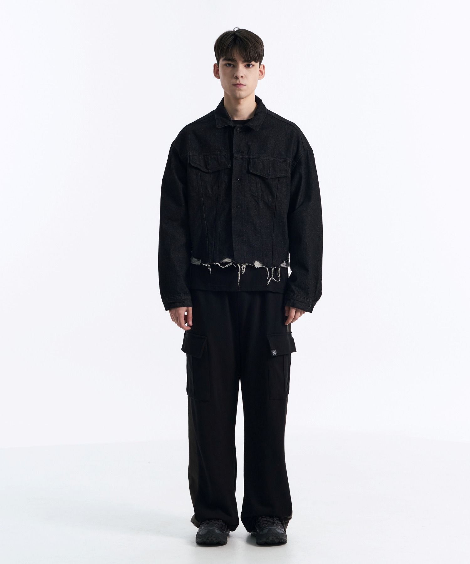 MUSINSA | MUCENT Cropped damage black and blue denim jacket