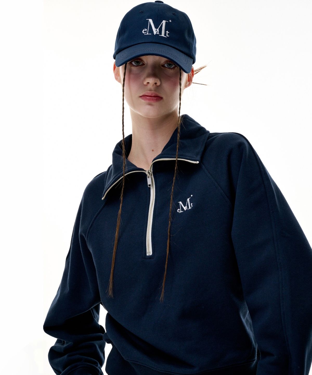 무센트(MUCENT) SIGNATURE HALF ZIP-UP NECK MTM - CROP Woman (Olive green, Deep navy)