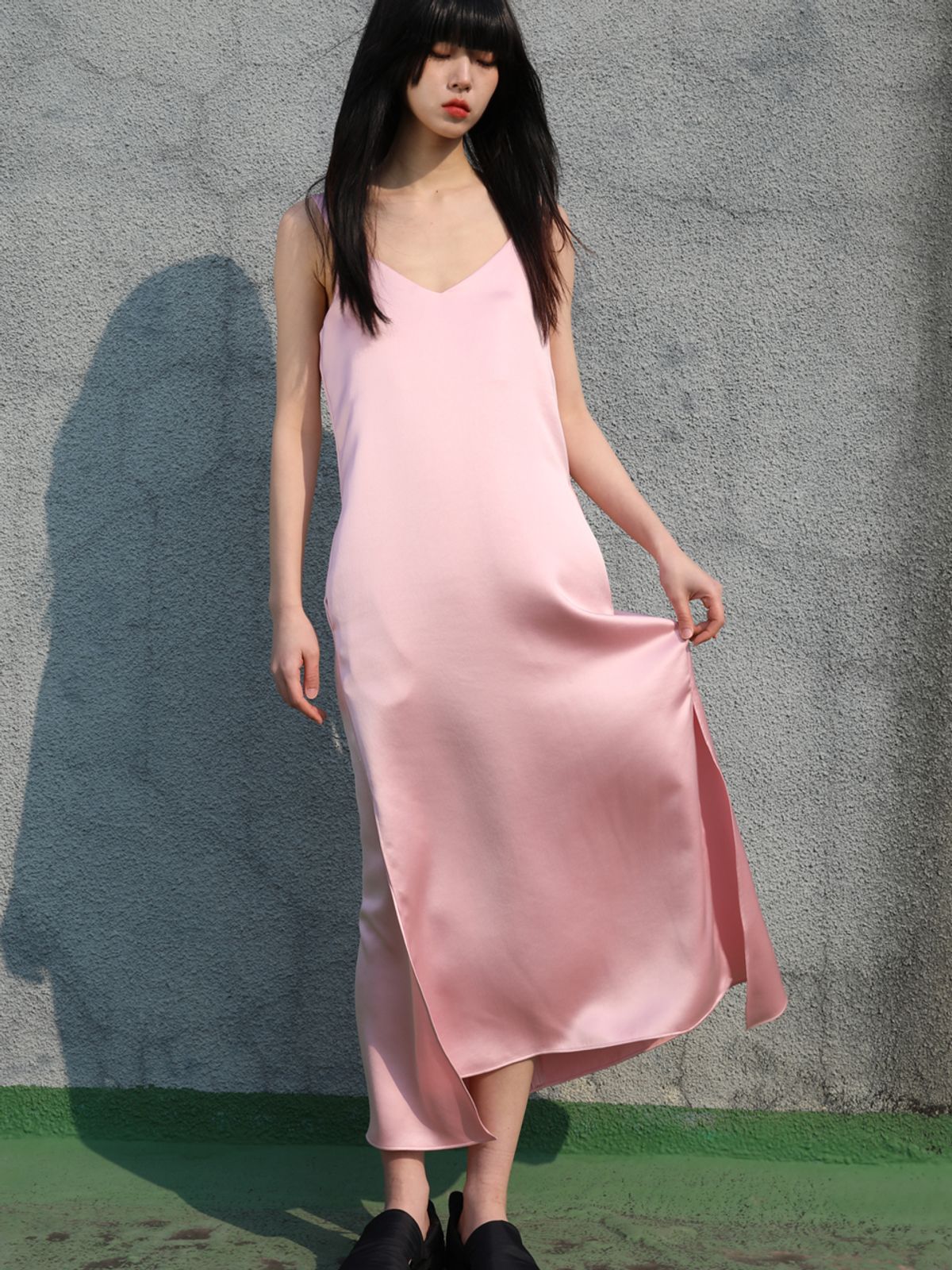 쏘리, 투 머치 러브(SORRY, TOO MUCH LOVE) 23Signature Long Slip Dress_Pink