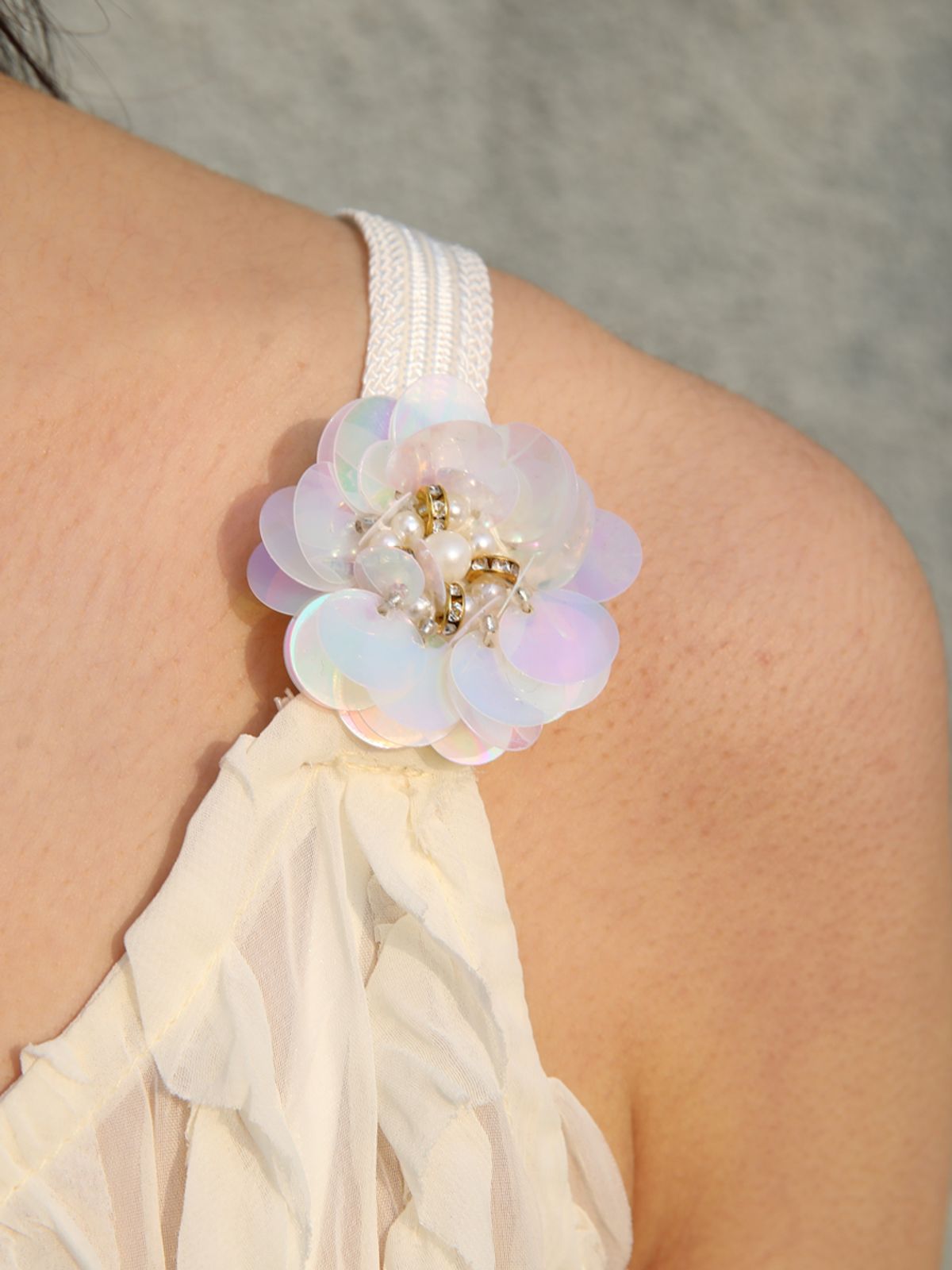 쏘리, 투 머치 러브(SORRY, TOO MUCH LOVE) Ariana Natural Pleats Chiffon Dress_Ivory