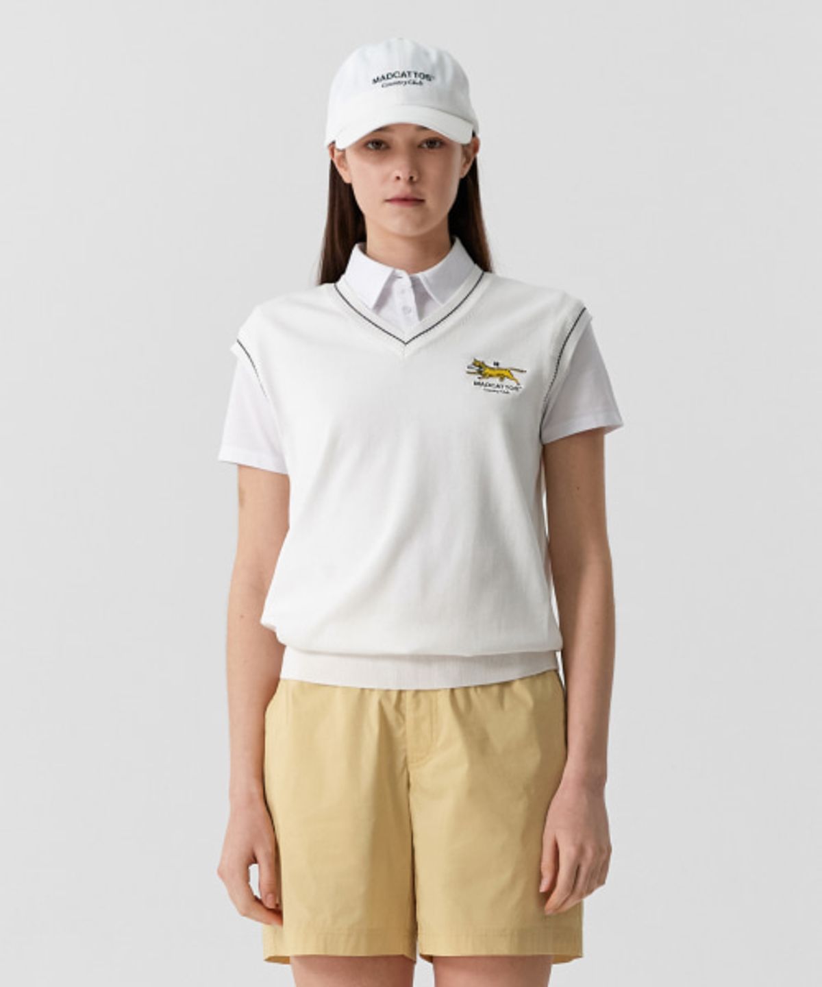 매드캐토스 컨트리클럽(MADCATTOS COUNTRY CLUB) MCC V-NECK SWEATER VEST-WHITE