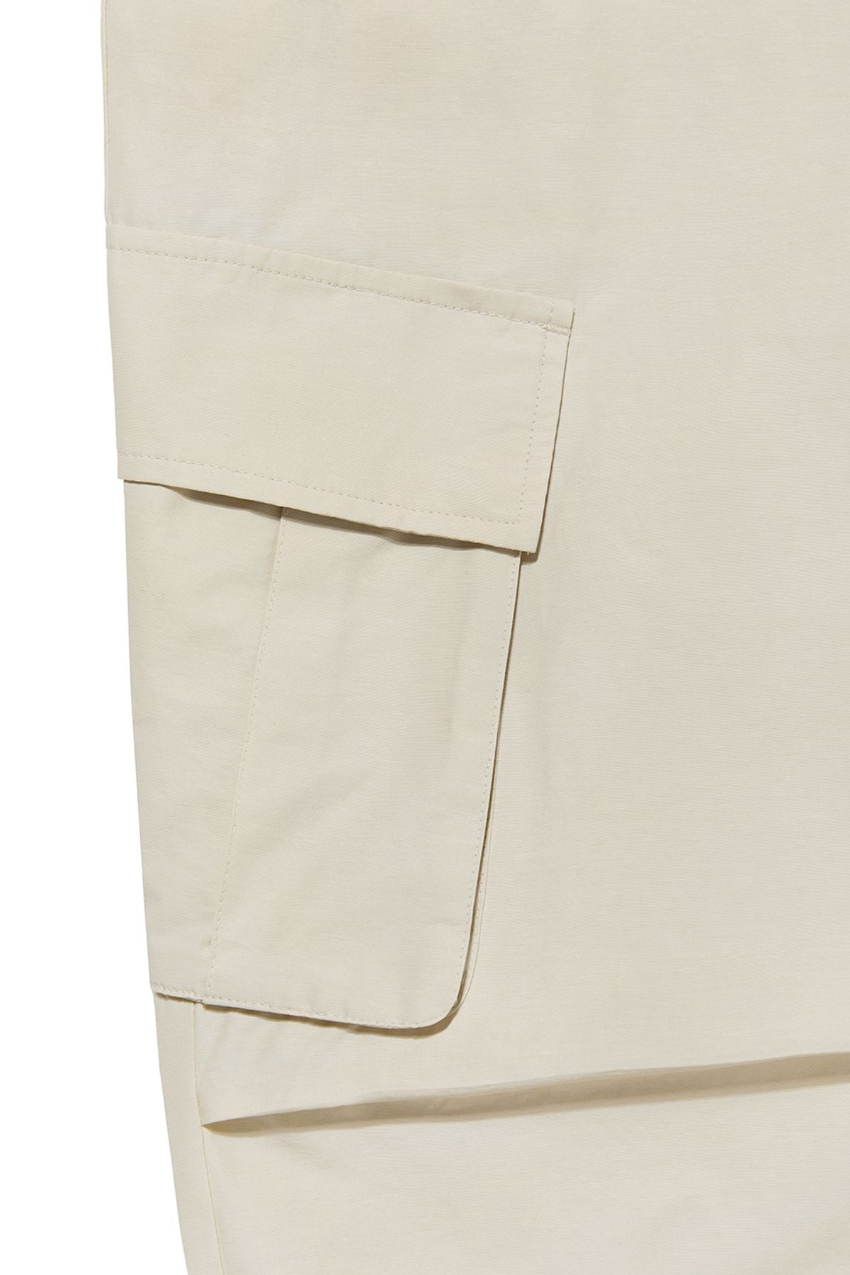 비바스튜디오(VIVASTUDIO) NYLON CARGO PANTS [SAND BEIGE]