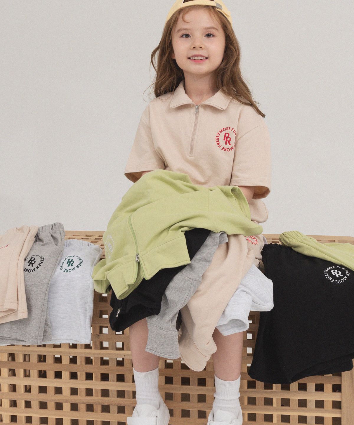 피아네르 키즈(PIANER KIDS) 서클 로고 반집업 반팔&쇼츠 셋업 (5color)