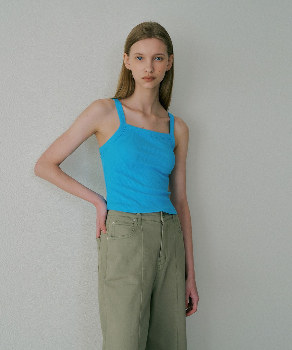 더페니(THE PENNY) GOLJI SLEEVELESS TOP