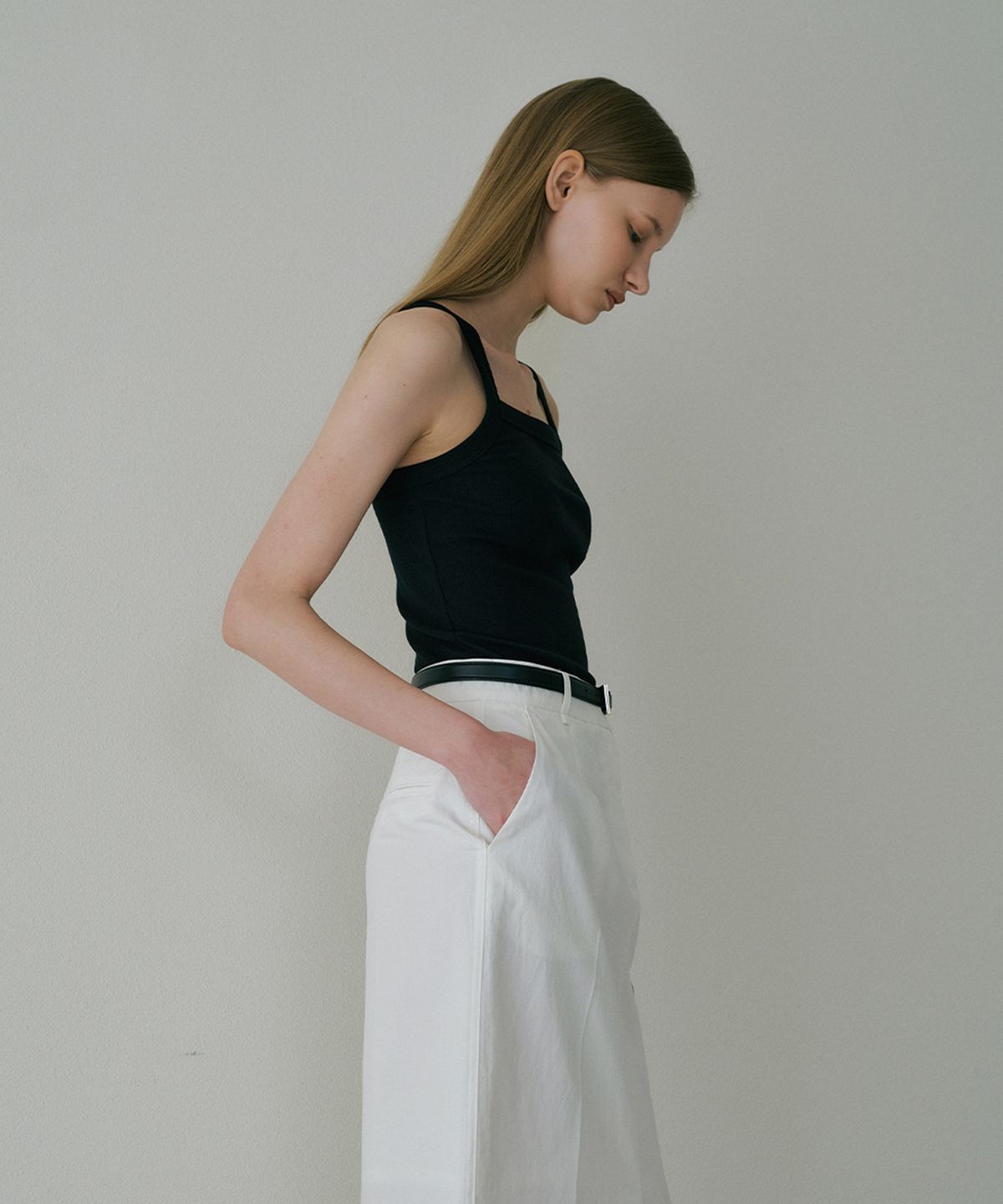 더페니(THE PENNY) GOLJI SLEEVELESS TOP