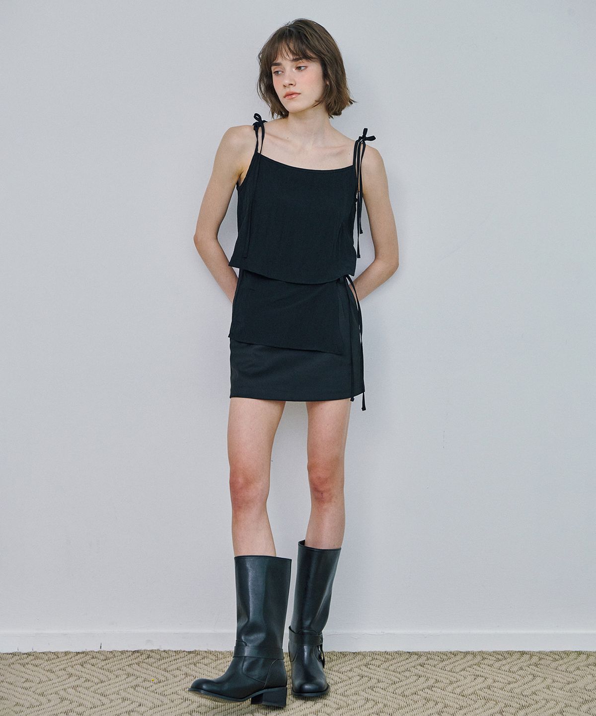 마롯(MARROT) VISCOSE STRING SLEEVELESS_BLACK
