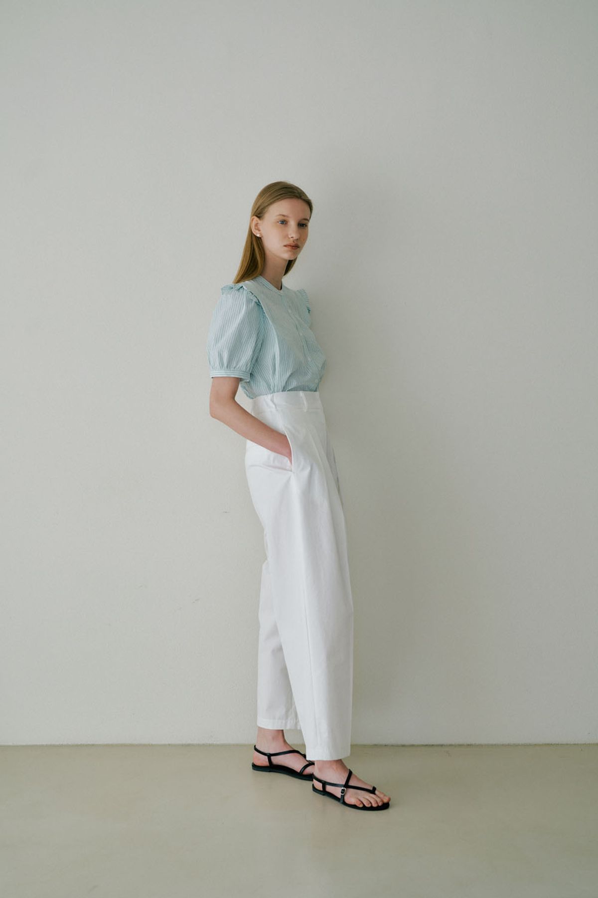 더페니(THE PENNY) TWO TUCK BANDDING SLACKS